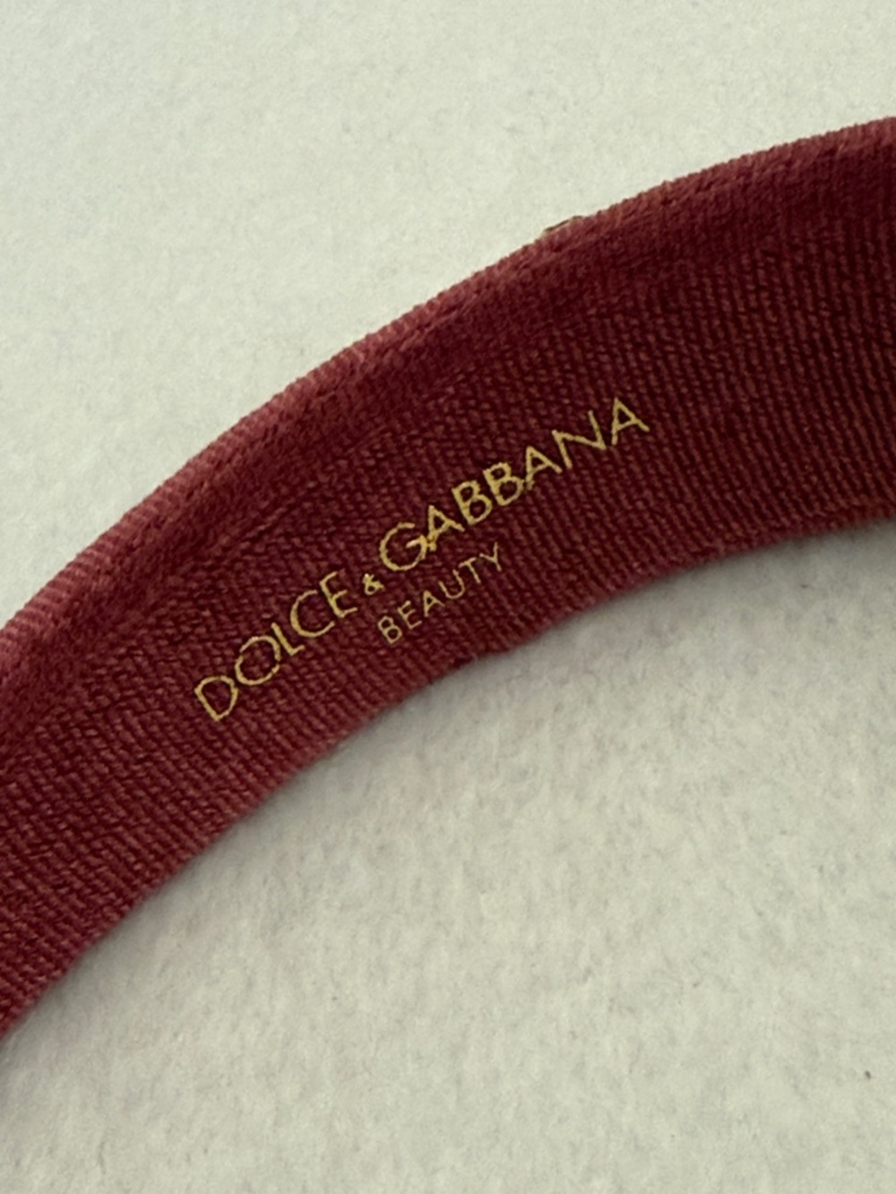 {NEW} Dolce & Gabbana Beauty | Padded Plush Velvet Headband Deep Mauve Burgundy - Picture 11 of 15